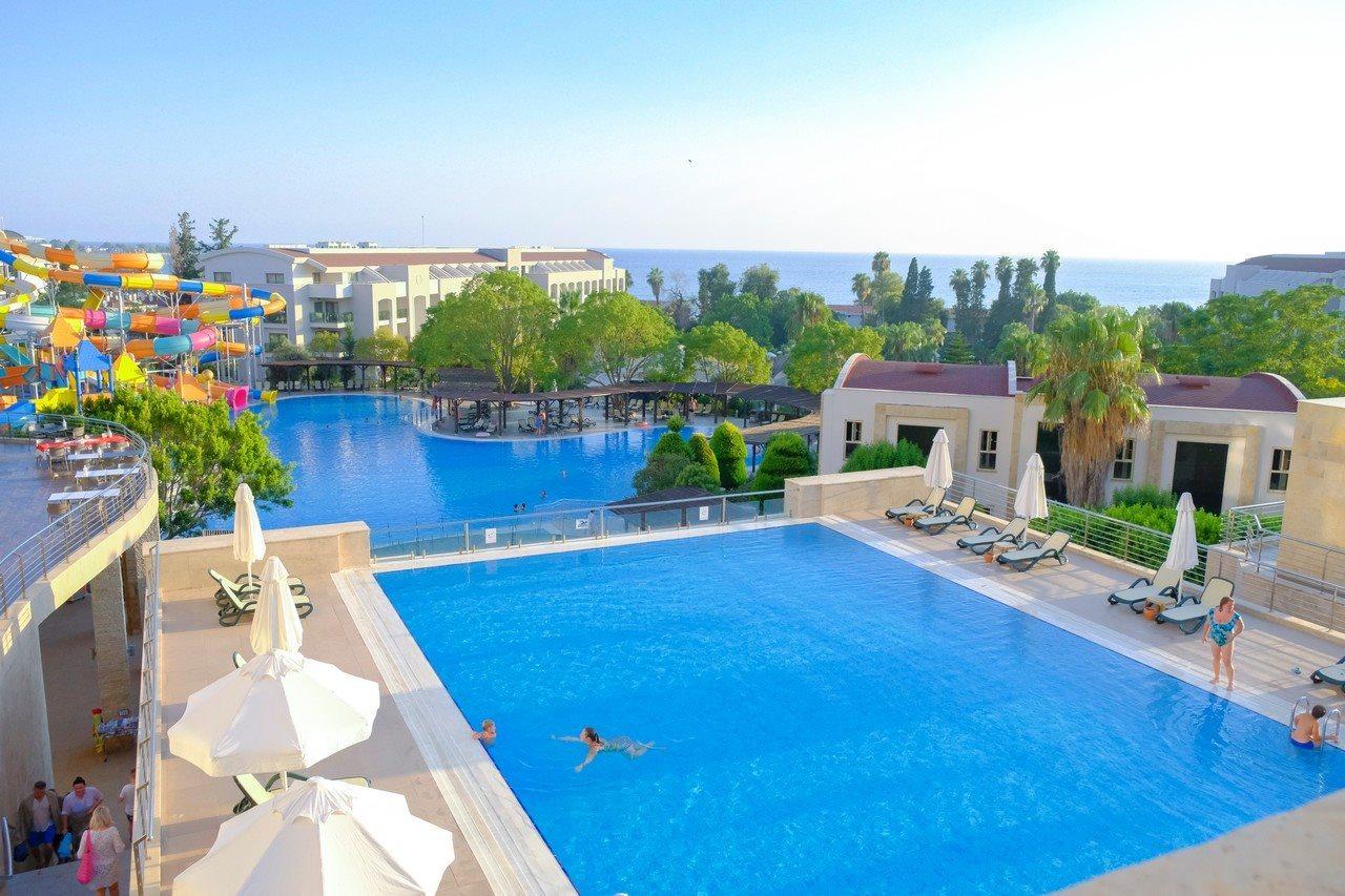 Horus Paradise Resort Side