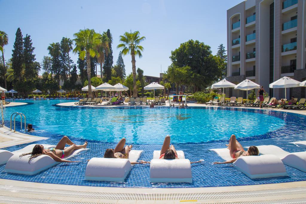 Horus Paradise Resort Side