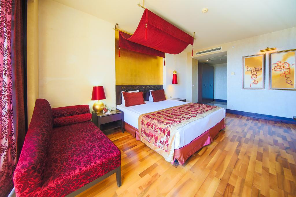 Horus Paradise Resort Side